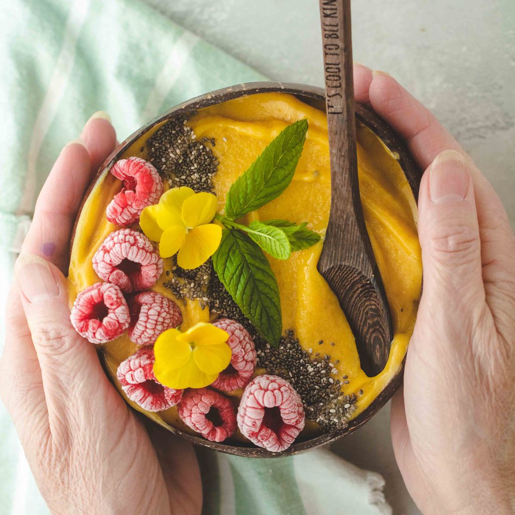 TRENDING: Smoothie Bowls for Summer